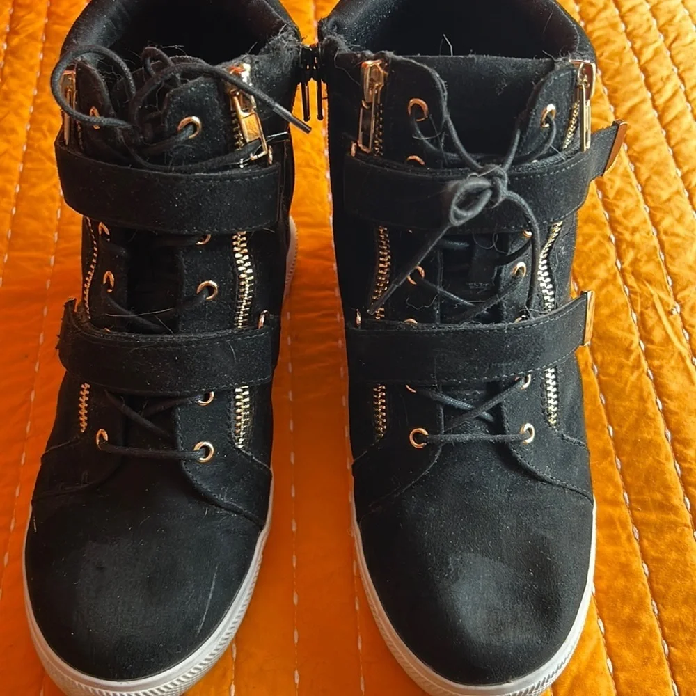 Black faux suede ankle ‘sneakers’ with gold double zipper/straps/tie sz9